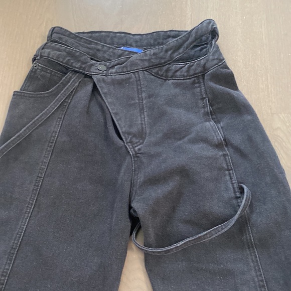 Asymmetrical Aquamarine Black Jeans - Picture 5 of 5